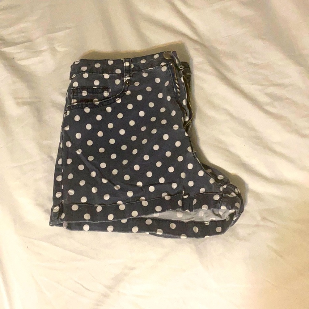 High waisted Polka dot faded wash blue denim shorts! Size M.